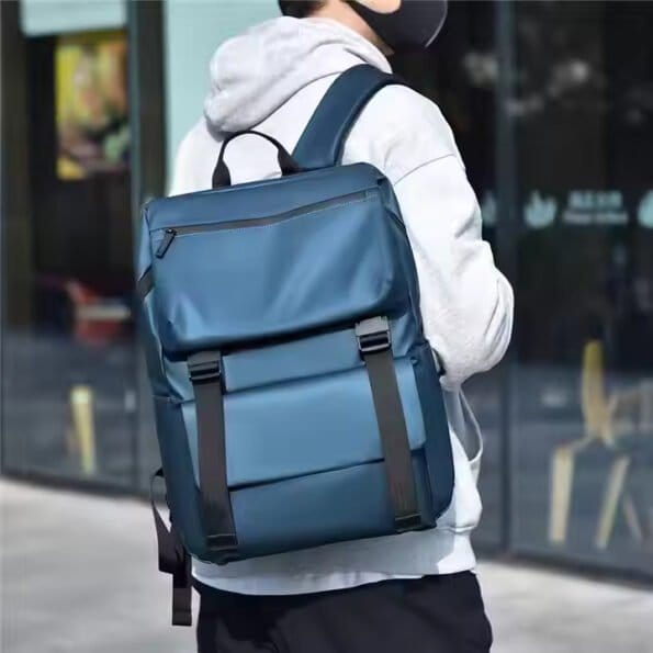 Mochila Urbana Impermeable con Cierres Seguros - Imagen 4