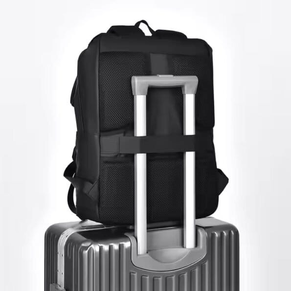 Mochila Urbana Impermeable con Cierres Seguros - Imagen 3