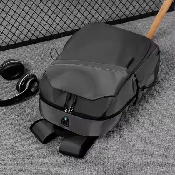 Mochila Urbana Unisex – Cierre Diagonal y Compartimentos Funcionales - Imagen 3
