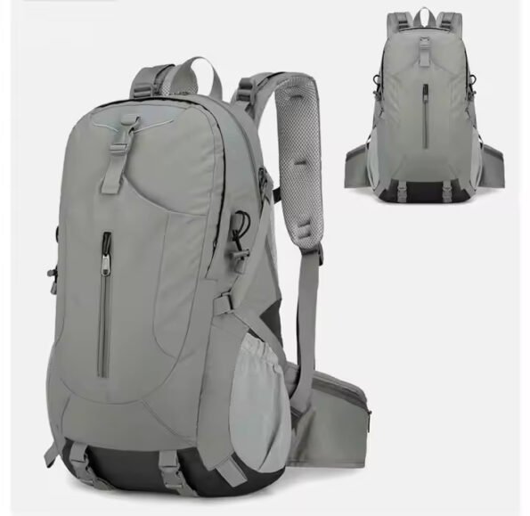 Mochila Oxford Carta – Antirrobo, Impermeable y Decorada con Parches y Bordados para Viajes y Outdoor - Imagen 3