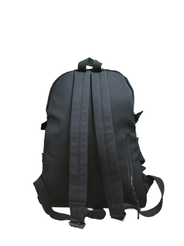 Mochila Impermeable Unisex con Estilo – Bolsillo Frontal en Malla Premium Mochila negra confeccionada en nylon Oxford impermeable y resistente. Ofrece comodidad con correas acolchadas y respaldo ergonómico, además de múltiples bolsillos organizadores que mantienen libros y útiles siempre al alcance. - Imagen 3